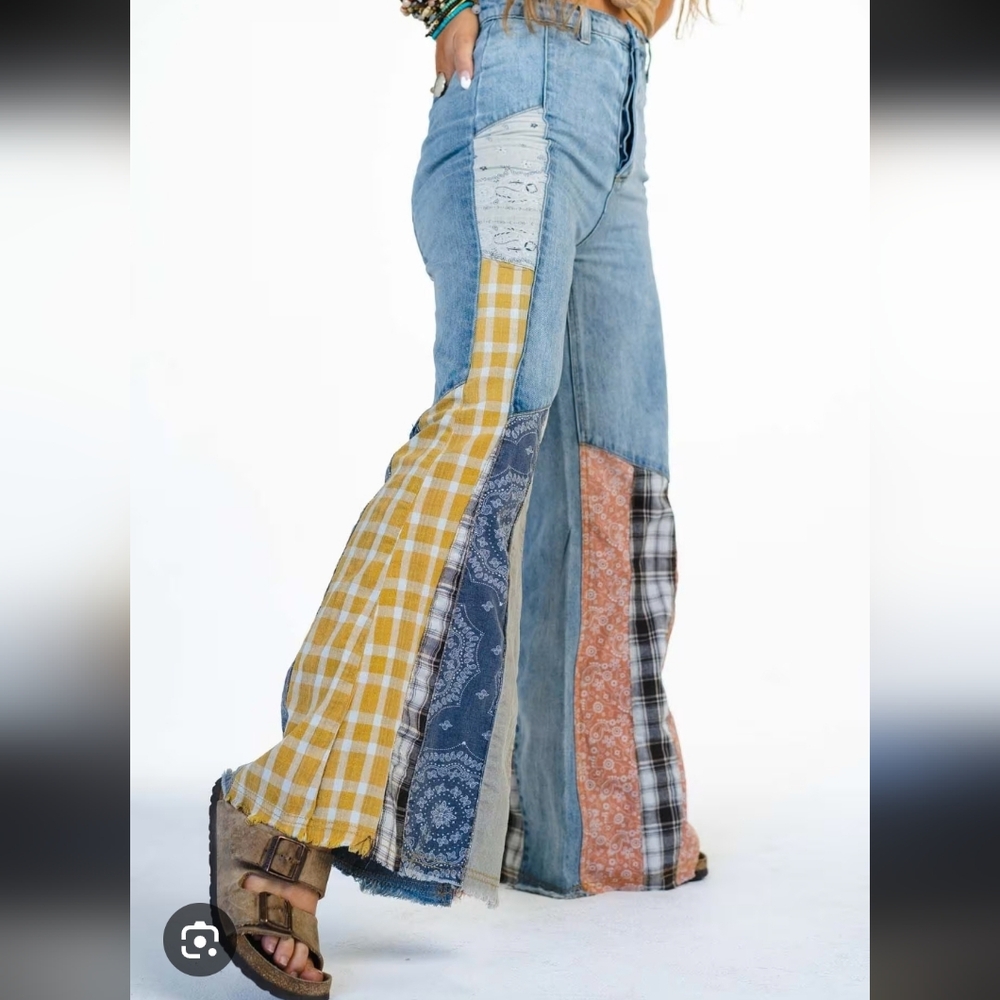 NEW MAGNOLIA Patchwork Flare Jeans - Multicolor Three Bird Nest Size Large